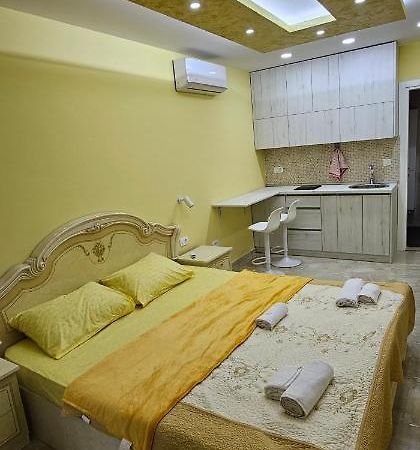 Ekonomic Apartmani Golubovci المظهر الخارجي الصورة